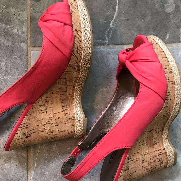 Moda Spana coral wedges - Picture 6 of 6